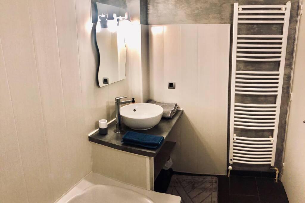 F3 - Neuf - 4/6 P - Lits King Size - Wifi - Cour Apartment Le Puy-en-Velay Екстериор снимка