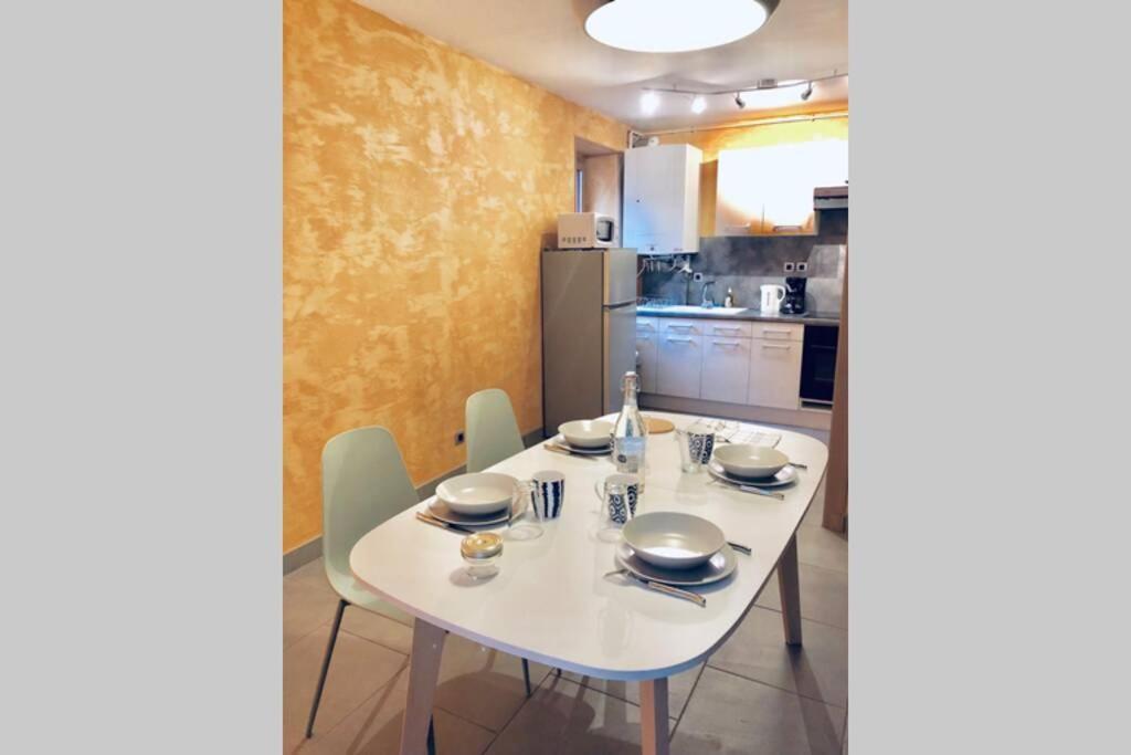 F3 - Neuf - 4/6 P - Lits King Size - Wifi - Cour Apartment Le Puy-en-Velay Екстериор снимка